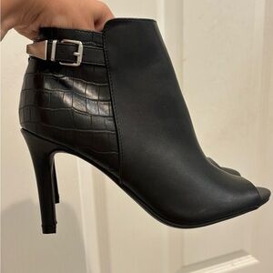 NWOT Unisa Black Peep Toe Ankle Booties